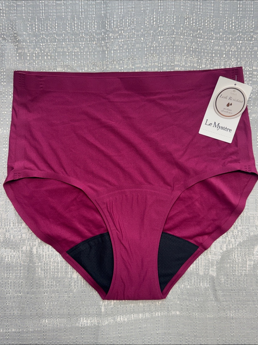 Le Mystère period panty Smooth Shape Leak Resistant Boyshort full-coverage